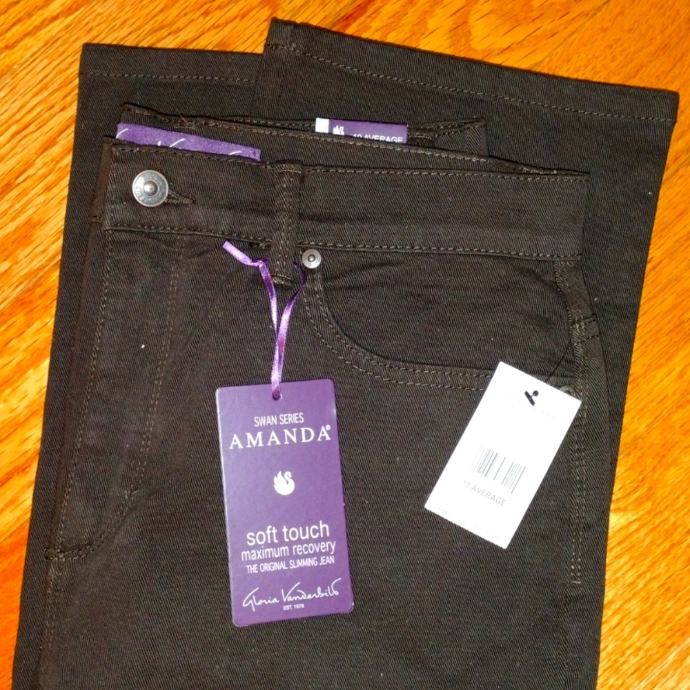 NWT Gloria Vanderbilt Amanda Tapered Leg Classic Rise Jeans Size 10